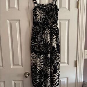 Torrid size 0 Monochrome Tropical Print Dress